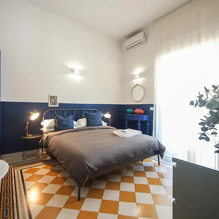 Salotto Borbonico 4* נאפולי