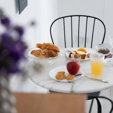 Salotto Borbonico Couette-café 2*