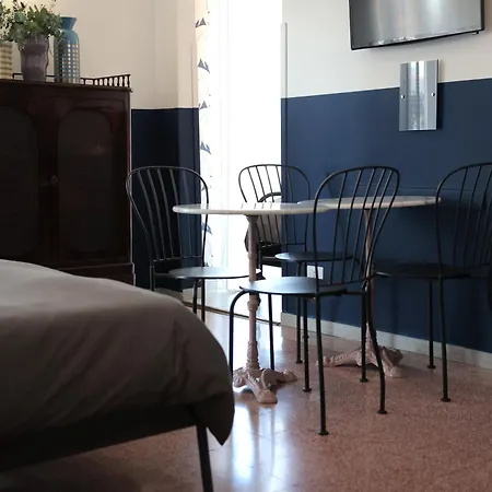 Salotto Borbonico Bed & Breakfast 4*